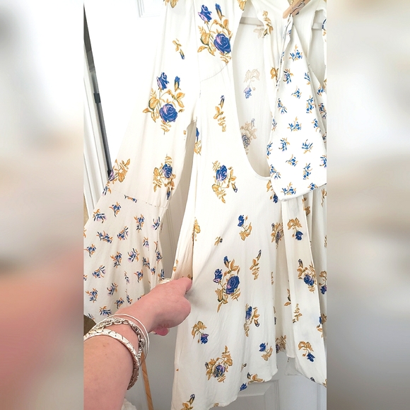 Free People Tate Floral Print Flowy Mini Dress Soft Flutter Sleeve NWT - Picture 10 of 14